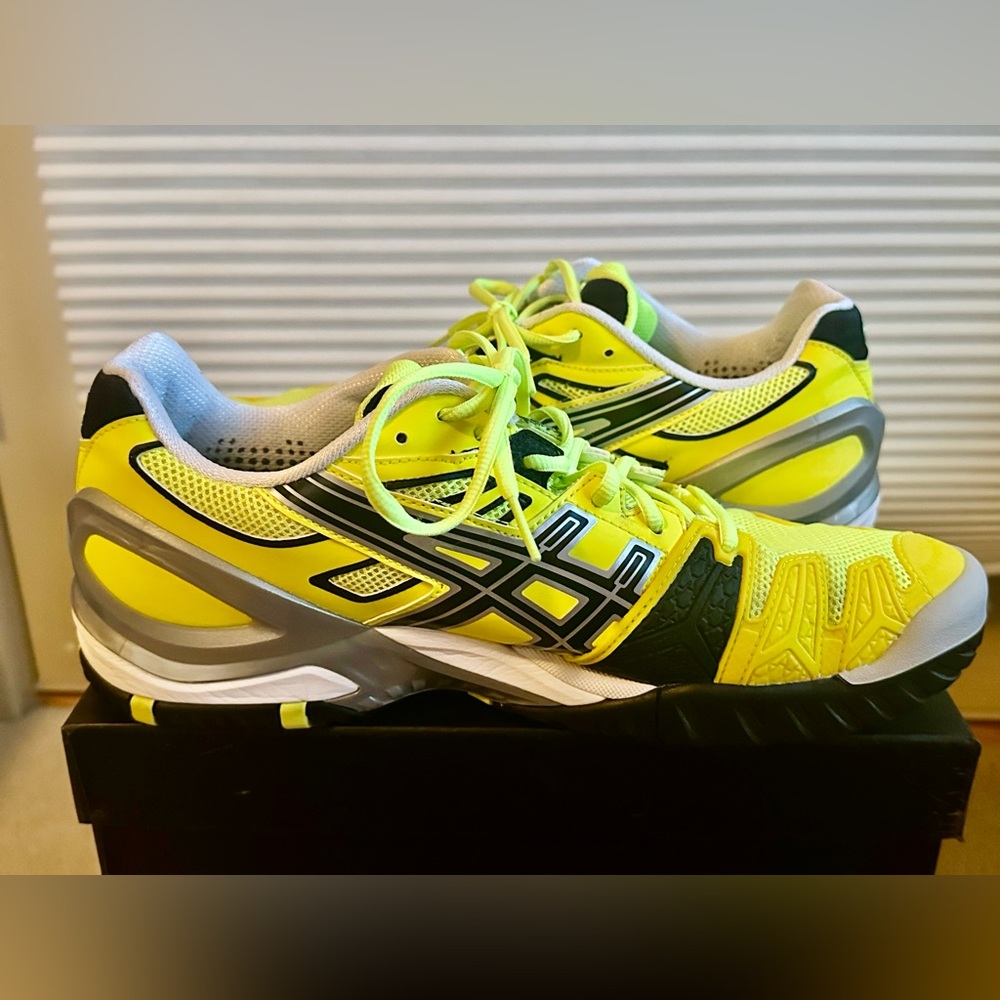 ASICS men’s Gel-Resolution Tennis Shoe - Vibrant Neon Yellow and Black Accents - Picture 5 of 9